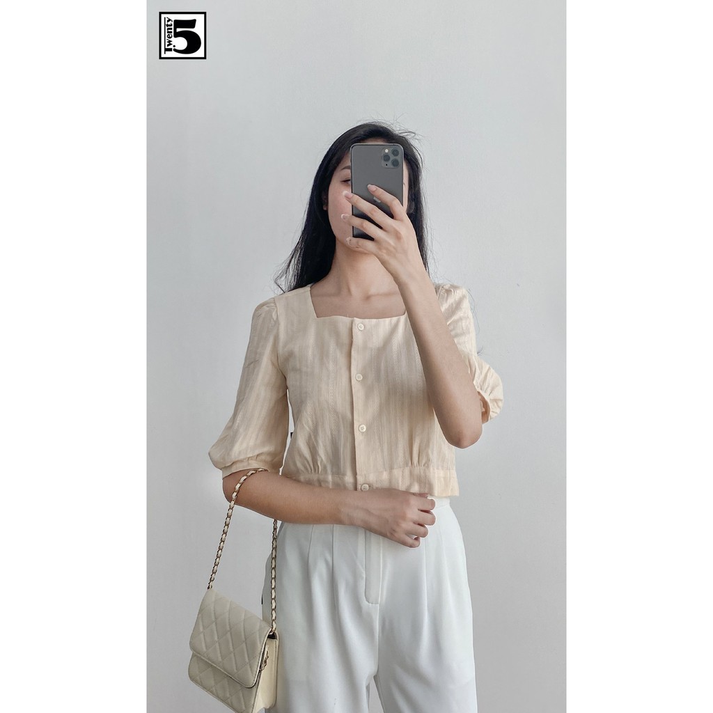 Áo kiểu nữ cổ vuông croptop họa tiết vân nổi Twentyfive N129