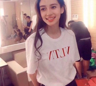 Áo phông nữ giấu quần VLTN