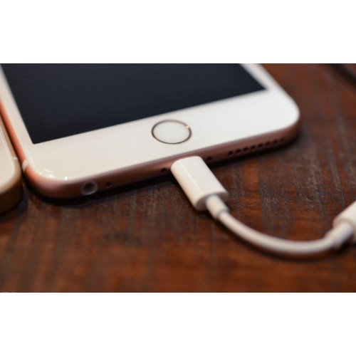 Cáp chuyển sang tai nghe jack 3.5mm Iphone7