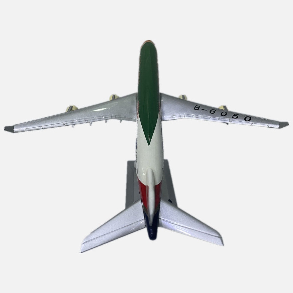 Mô Hình Máy Bay Hành Khách Trung Quốc A340-600 Bằng Nhựa ABS 30cm