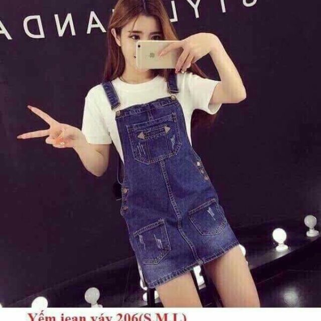Yếm jeans ........