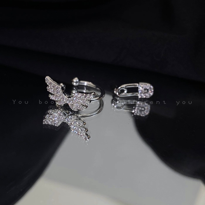 Bộ Hai Khuyên Tai Kẹp Vành Tai Đơn Giản Đính Đá zircon Tinh Tế Thiết Kế Tinh Tế Cao Cấp Thời Trang Cho Nữ