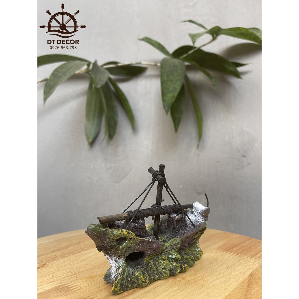 Mô hình thuyền gỗ nhỏ