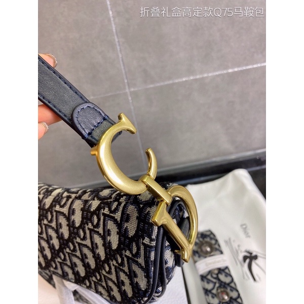 Túi xách diỏr Yên Ngựa hàng thêu sz 20 và 25 order trung