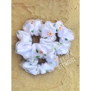 𝐒𝐂𝐑𝐔𝐍𝐂𝐇𝐈𝐄𝐒 - tóc đẹp , tay xinh - lưới hoa cúc thêu lá