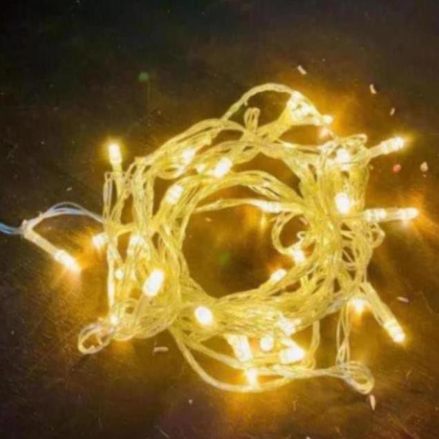 Combo khung hình lưới sắt nghệ thuật kèm dây đèn trang trí xài điện ánh sáng vàng ấm lãng mạn