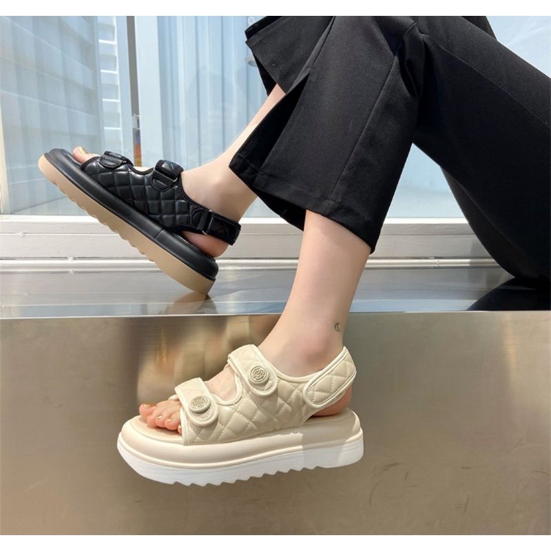 Sandal học sinh hot trend năm 2022 mẫu đế răng cưa mã HV 777