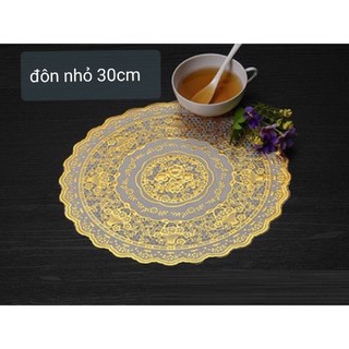 Khăn ren trải bàn dưới kính