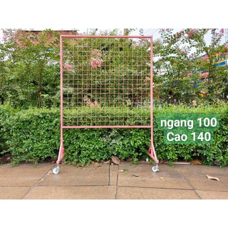 Khung lưới có chân màu hồng