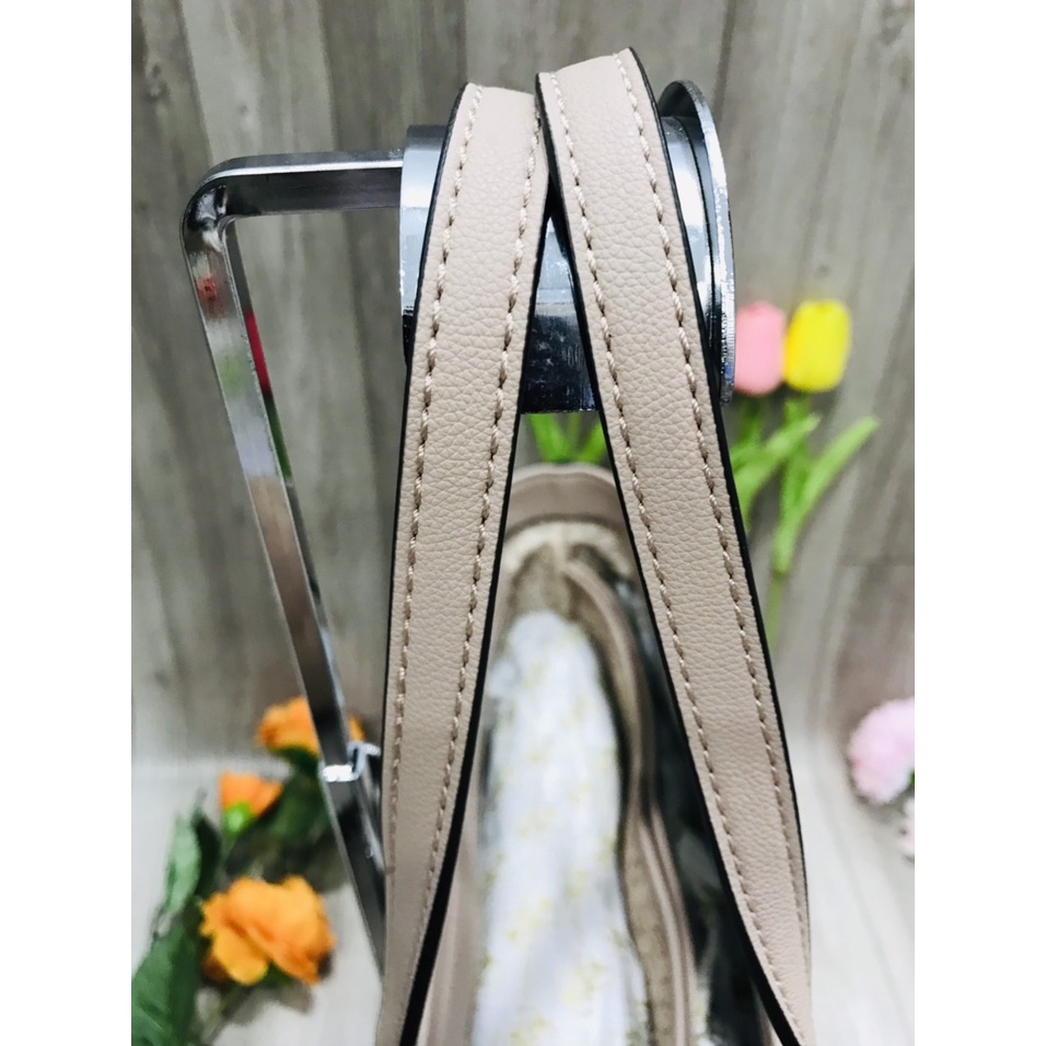 TÚI TOTE ĐEO VAI GUESS MÀU NÂU NHẠT - SIZE 30CM