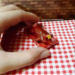 Đồ chơi miniature 1:12_ Heo quay cúng