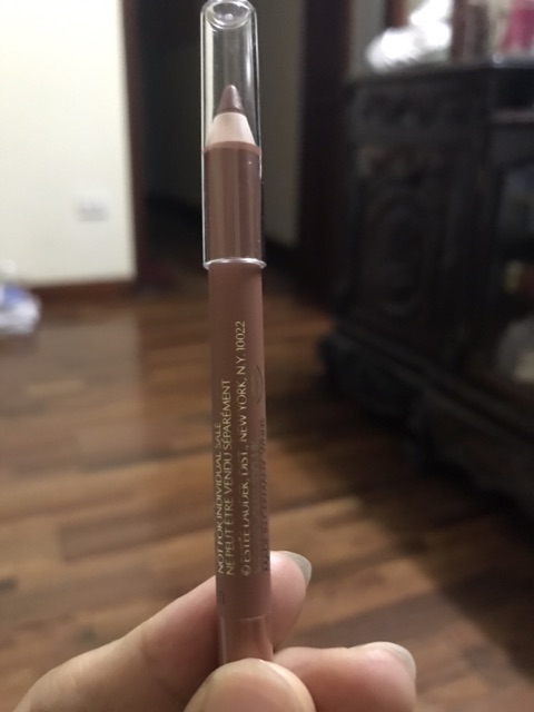 Chì kẻ viền môi Estee lauder màu Nude