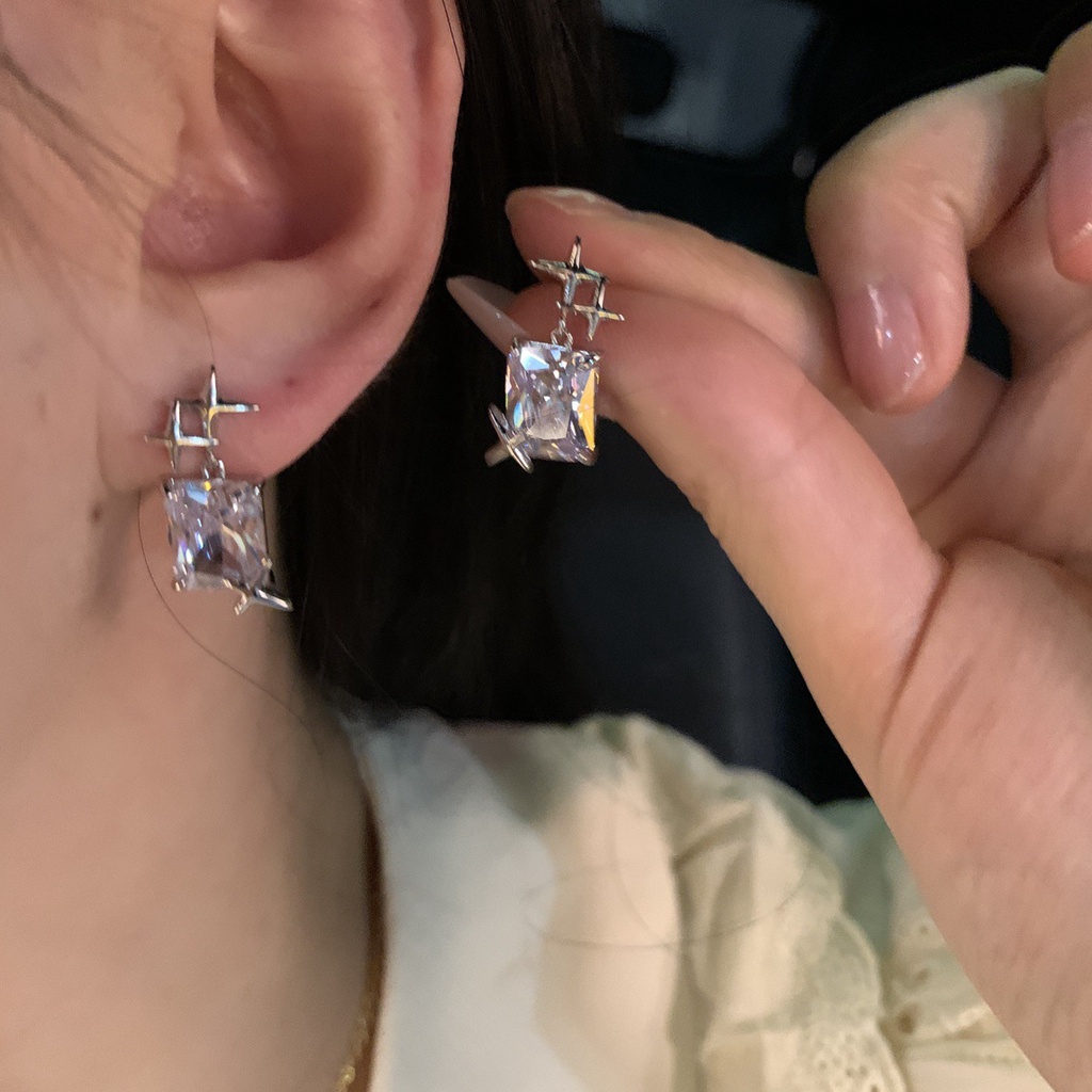 Khuyên Tai Hình Vuông Đính Đá Zircon Sang Trọng