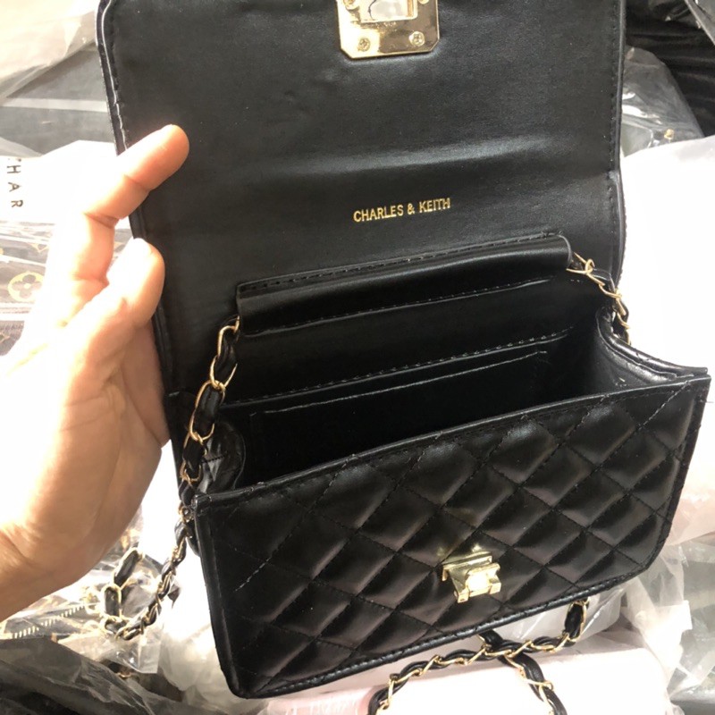 Túi CNk trần trám đeo chéo nữ thời trang dập logo