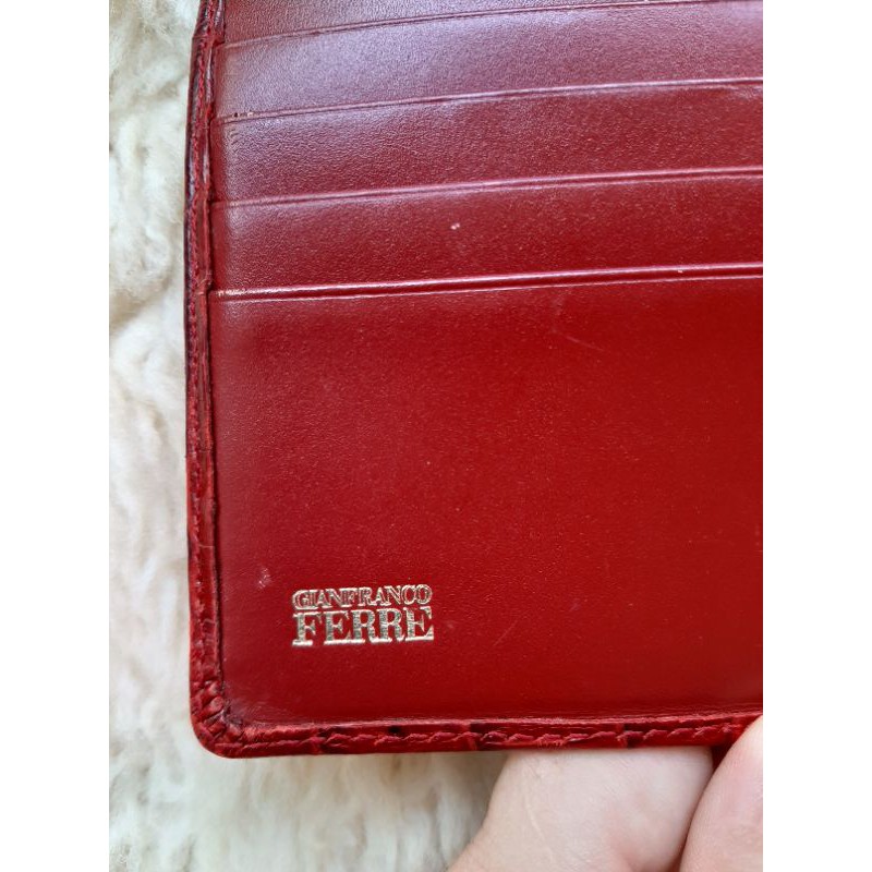 Vi da bụng cá sấu