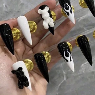 charm nail gấu bearbrick