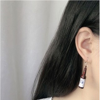 Bông tai hình chai rượu độc đáo