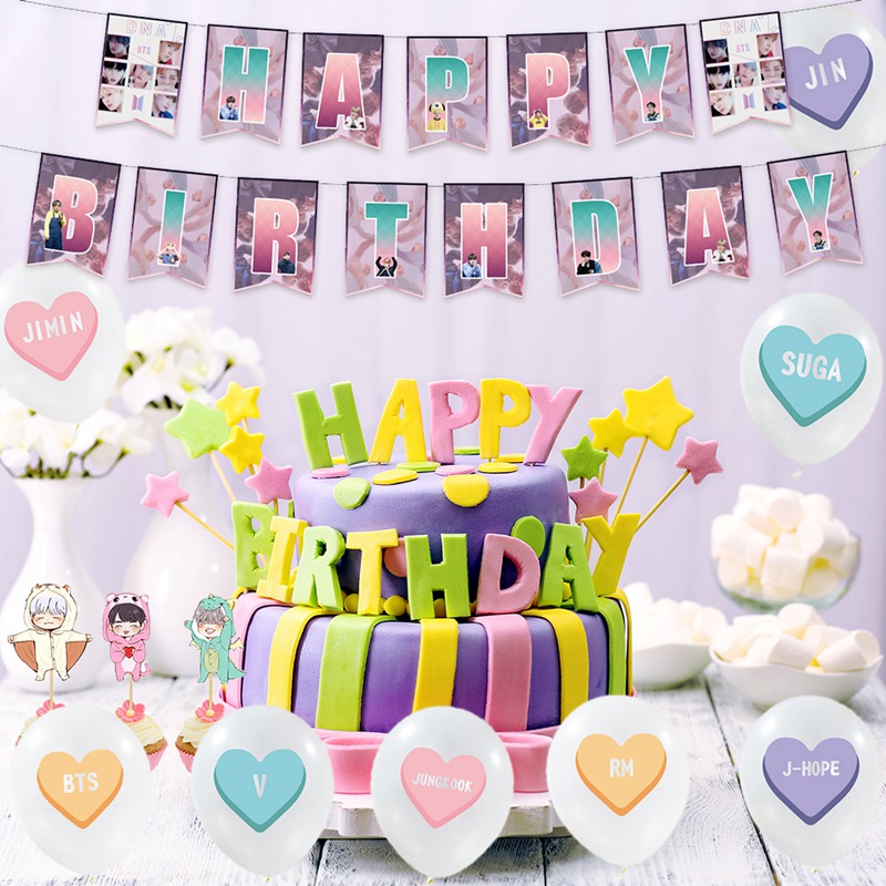 Bộ phụ kiện dùng trong tiệc sinh nhật họa tiết BTS gồm que cắm bánh kem cùng 21 que cắm bánh cupcake và 20 quả bóng bay