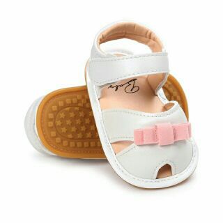 Sandal tập đi bé gái