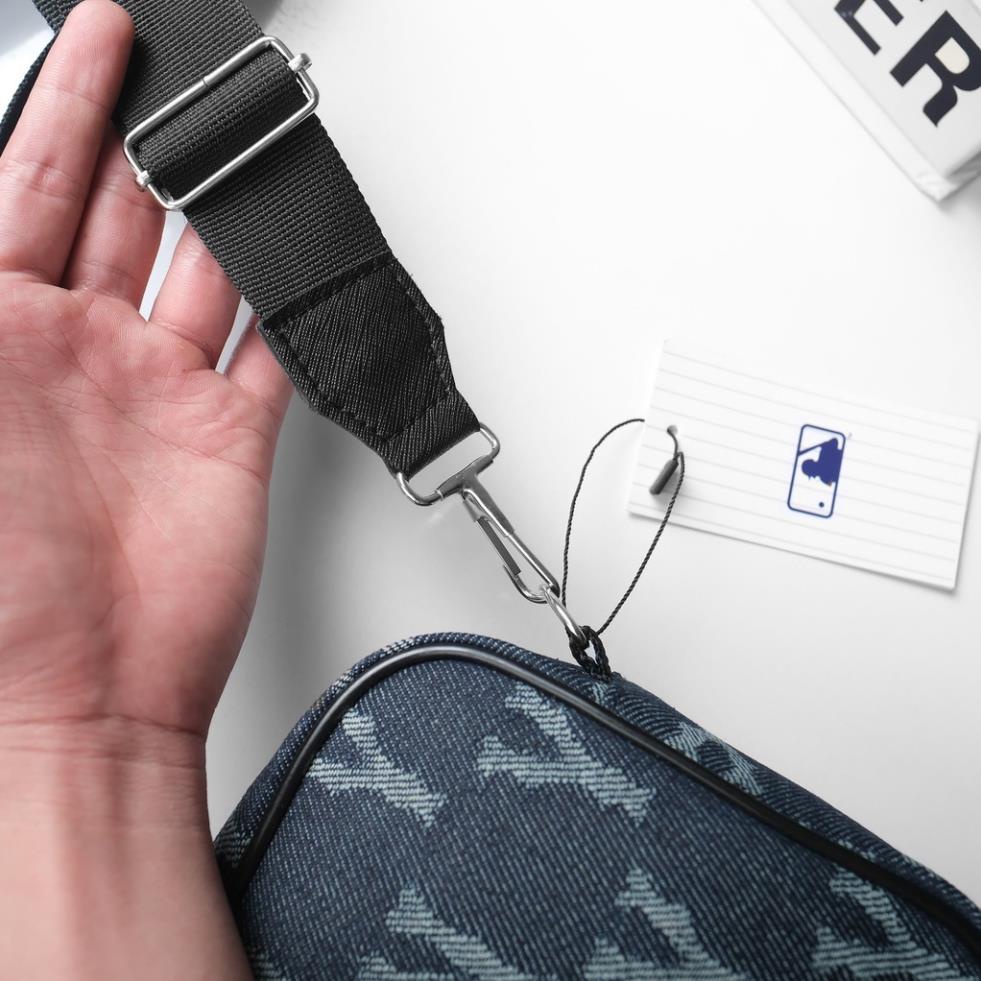 TÚI ĐEO CHÉO M L B YAN KEE DENIM GORRILA  cao cấp, chất jean bụi bặm,chống thấm nhẹ, 02 ngăn, khóa kéo