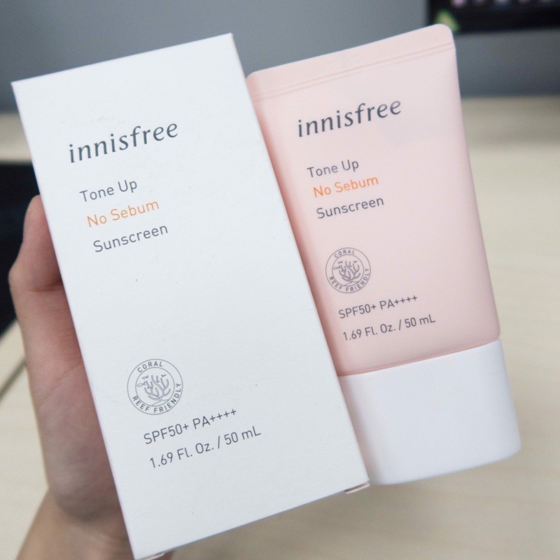 Kem Chống Nắng Kiềm Dầu Nâng Tông Da Innisfree Tone Up No Sebum 50ml Màu Hồng Siêu Xinh