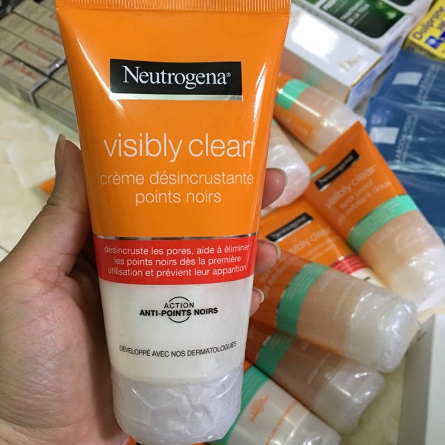 Sữa rửa mặt dạng hạt Neutrogena
