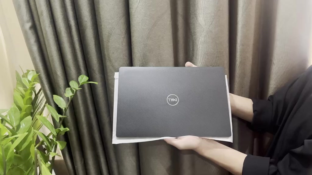 Máy tính Dell Đời Mới Latitude 7400 Core i7 8665U Ram 16G SSD 256 Vân Carbon Mới Cứng 99% Giá Tốt | BigBuy360 - bigbuy360.vn