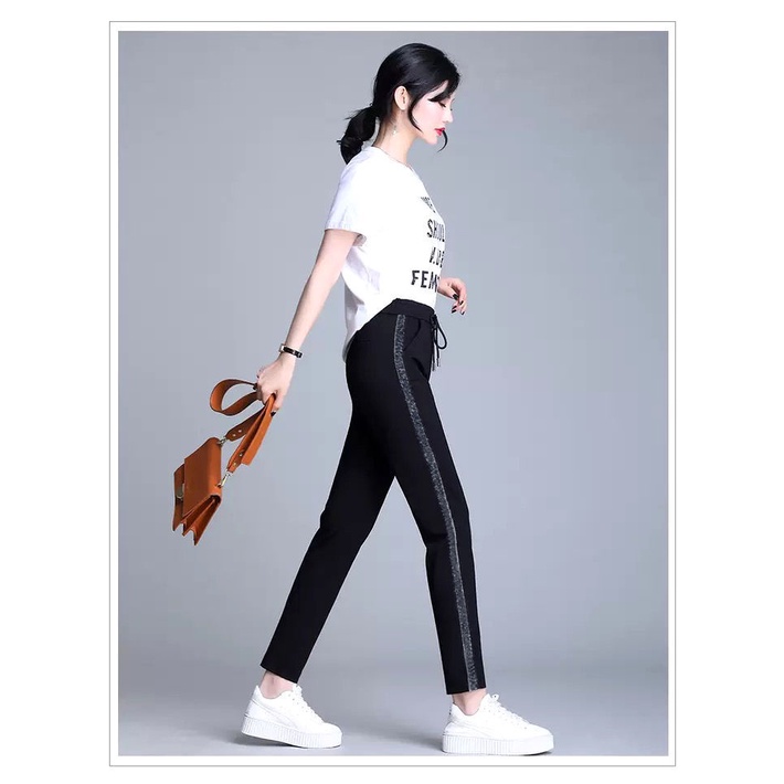 Quần Jogger Thể Thao Nữ Sọc Dọc Có Túi