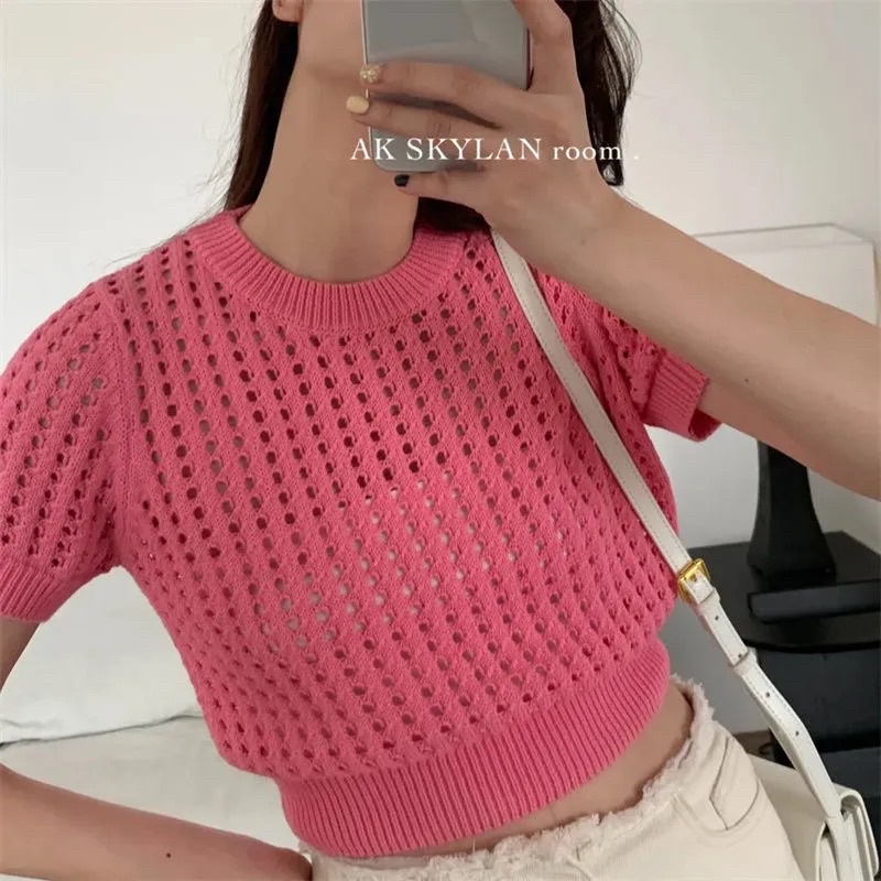 Áo Croptop Nữ Màu Hồng Trắng Xanh Lỗ Chất Dệt Kim Cổ Tròn Ngắn Tay Hot Trend Phong Cách Ulzzang Hàn Năng Động Loại 1