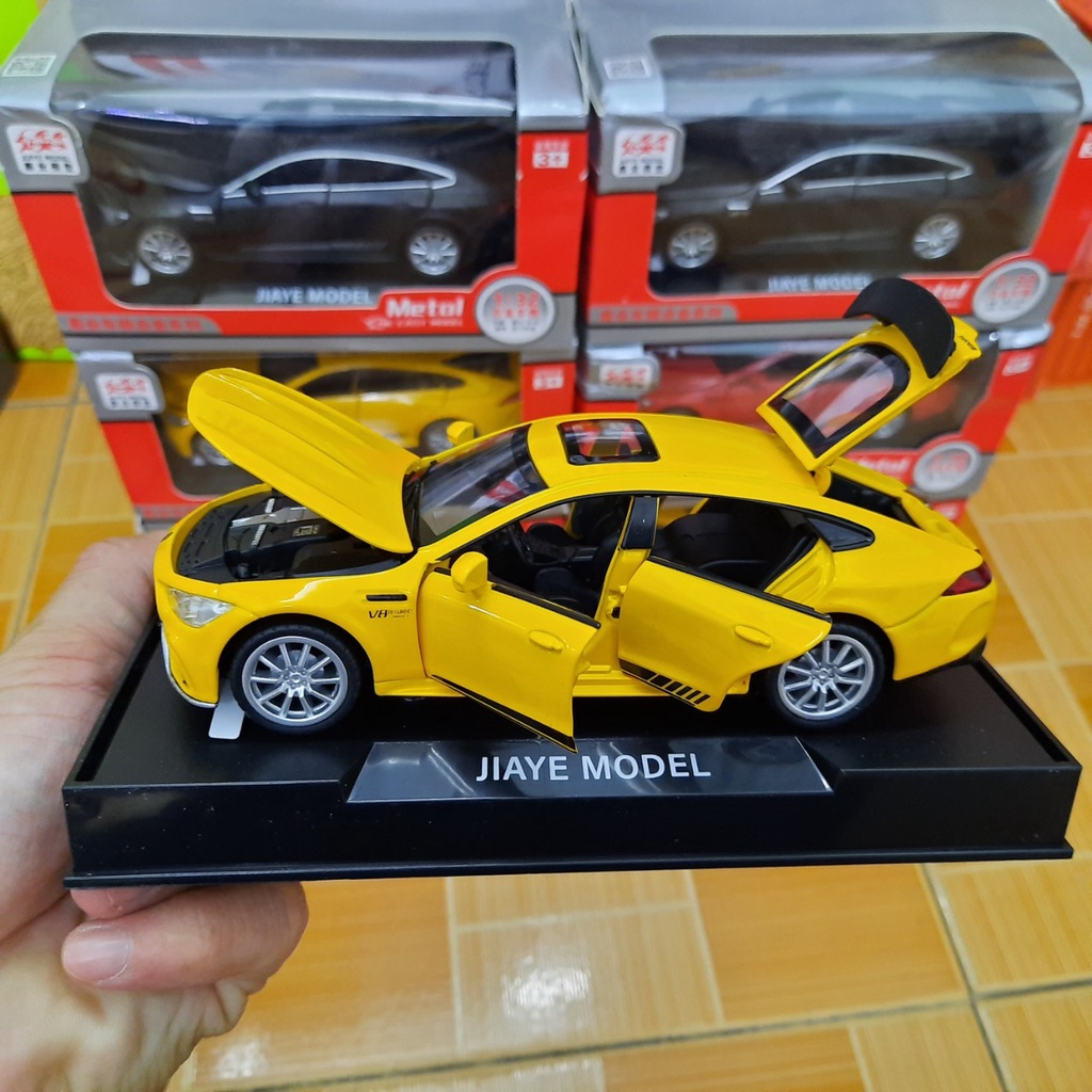 Xe mô hình ô tô Mercedes AMG GT63S tỉ lệ 1:32 bằng hợp kim mở full cửa xe có đèn và âm thanh động cơ