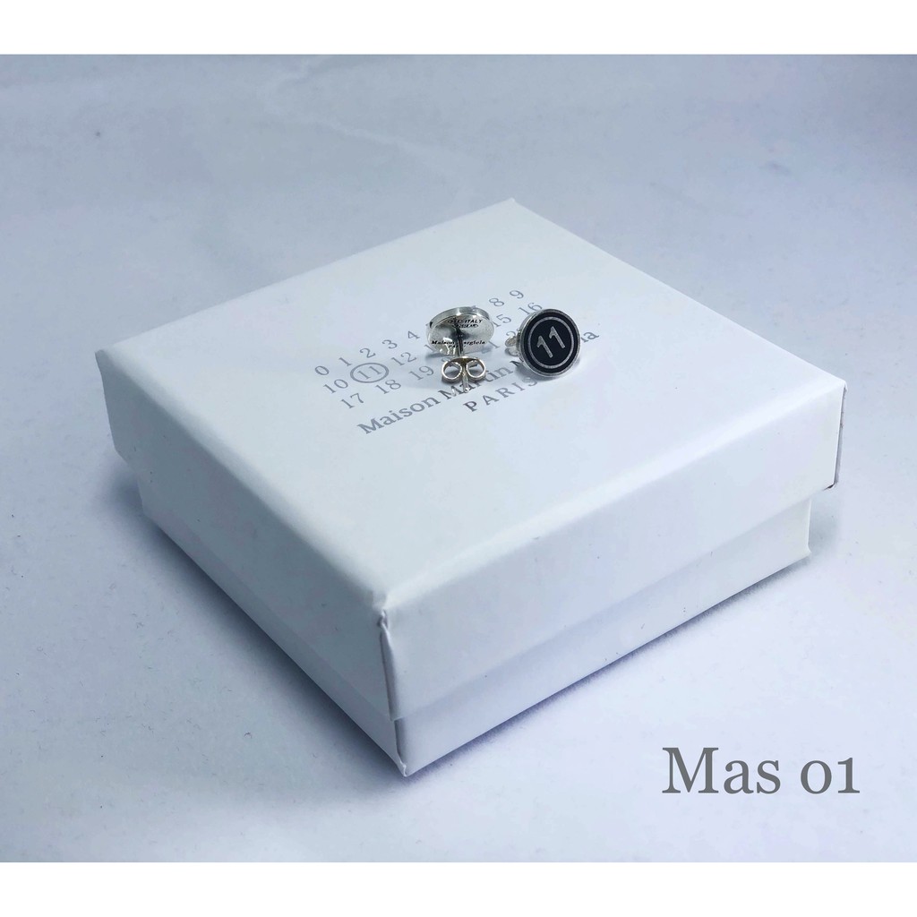 Khuyên tai Maison Margiela logo stud earrings ss20