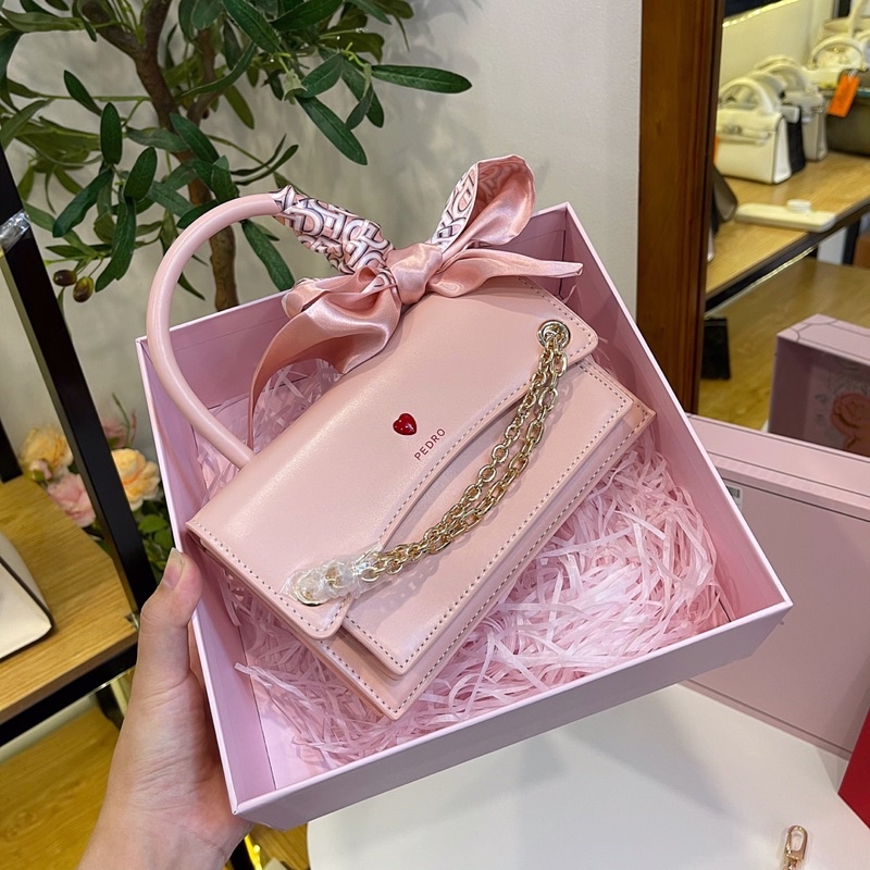 Túi Pedro fullbox kèm khăn ( New )