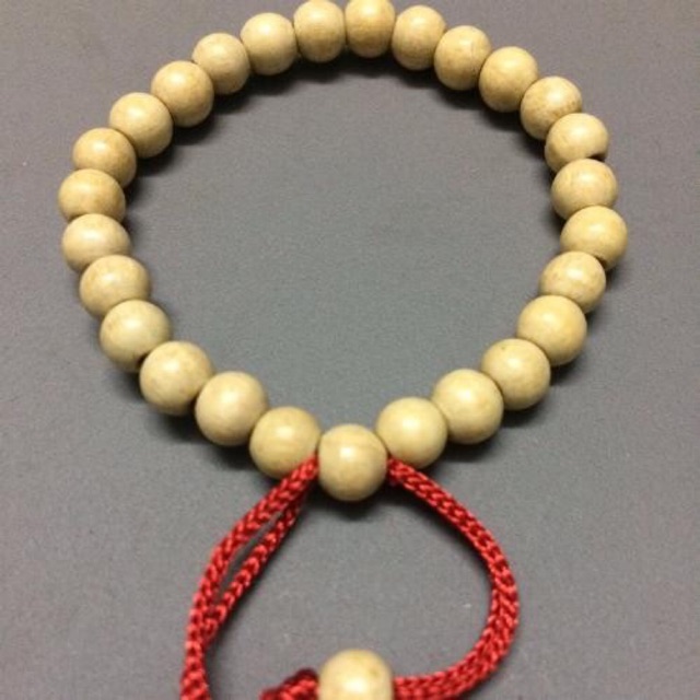 Vòng dâu tằm chỉ đỏ cho bé