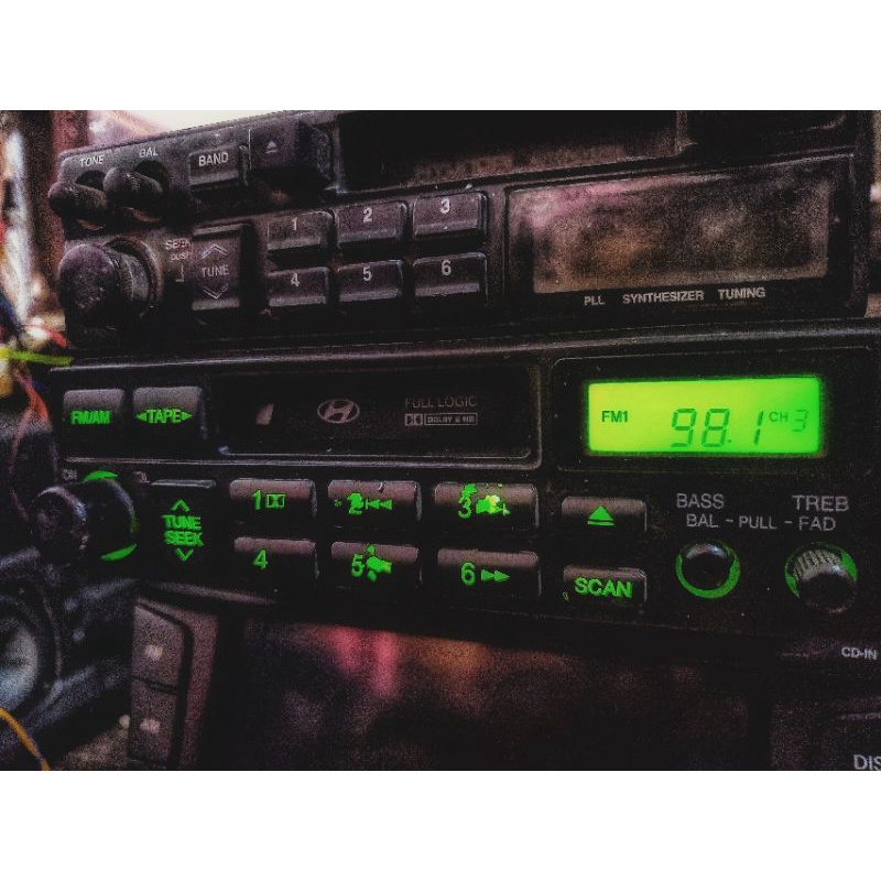 Đầu Radio Tape Huyndai, loại 1 din, đã qua sử dụng, lắp chung cho tất các hãng xe.