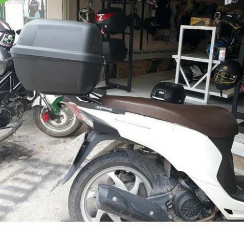 Thùng Givi E43NTL ( đã bao gồm đế đệm ) 43 lít, hàng mới chính hãng 100%, BH 2 năm