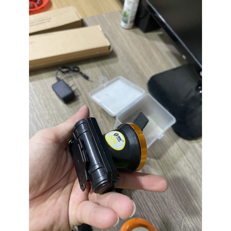 Đèn pin đội đầu nhỏ gọn và tiện lợi tấm chiếu sáng gần 150m K501 Shalla