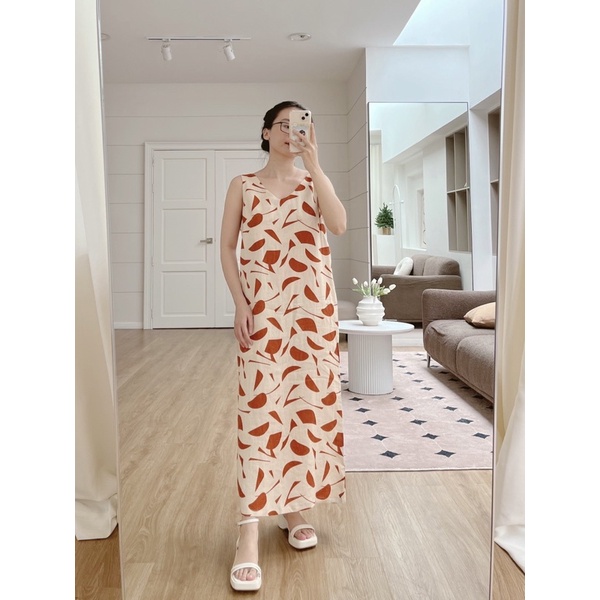 Xanhlinen - đầm suôn linen xẻ lưng