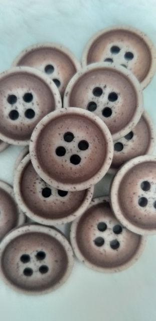 Nút nhựa 4 lỗ 18mm (set 10 nút)