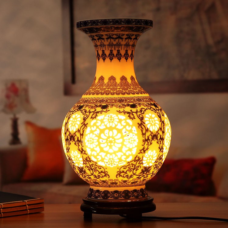 ♙Yu Cuifeng Trung Quốc đèn bàn gốm sứ phòng ngủ màu xanh và trắng fu để Jingdezhen trang trí sáng tạo rỗng