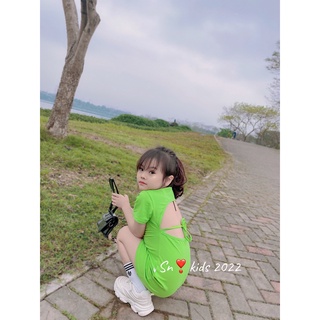 Váy body khoét lưng bé gái