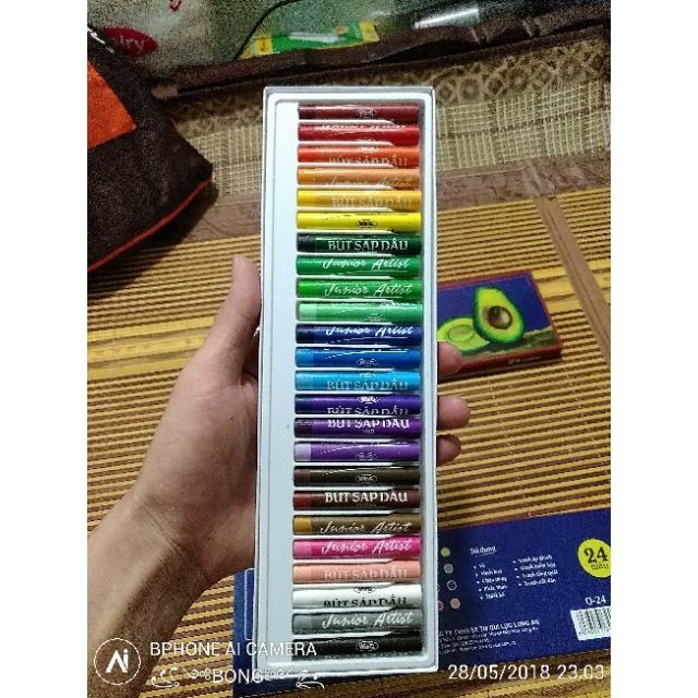 1 HỘP BÚT SÁP DẦU 24 MÀU WINQ