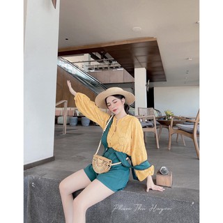 Set áo sơ mi họa tiết tay bo chân váy yếm hot hit