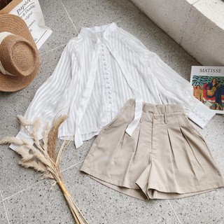 SET ÁO TRẮNG NÚT BỌC QUẦN NÂU