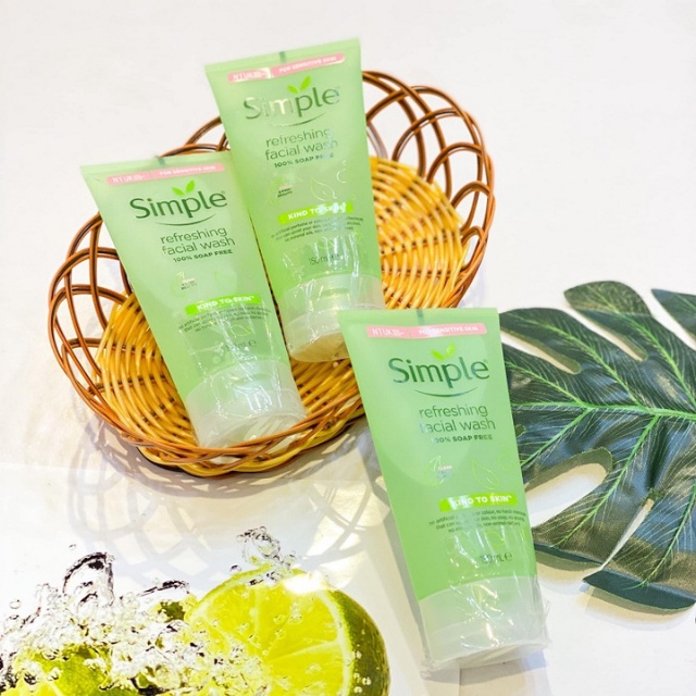 Sữa Rửa Mặt Simple Gel kind To Skin 150ml Chính Hãng Cho Da Dầu