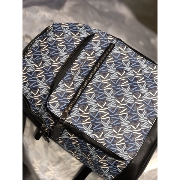 TNS-Balo form vuông vừa laptop siêu hottrend M•K backpack-tone navy chữ logo đặc trưng cá tính