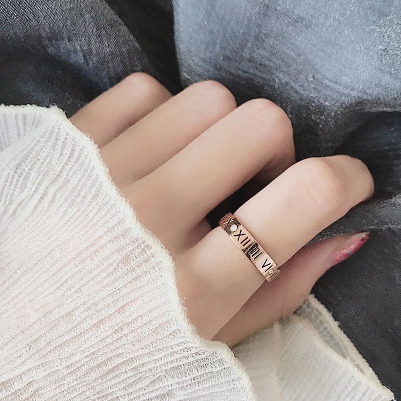Nhẫn Cặp Bằng Thép Titan Đính Đá Zircon Thời Trang