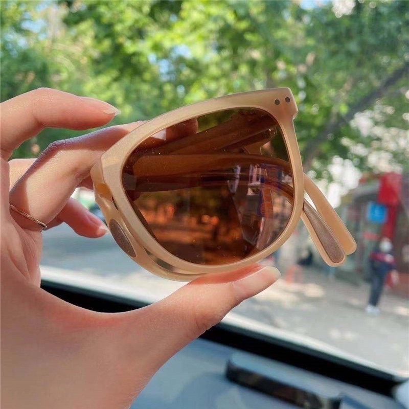 Kính râm nam nữ thời trang gấp gọn cầm tay ms184