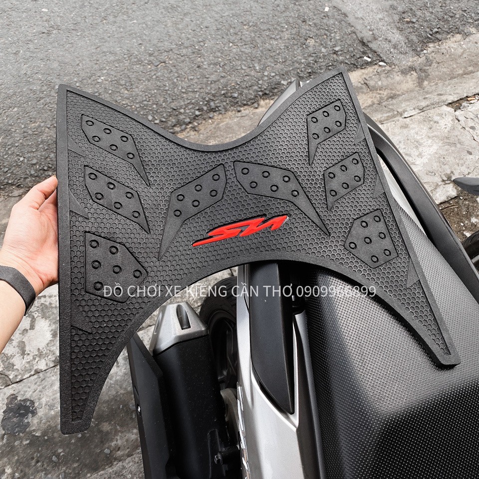 Thảm lót chân SH 2020
