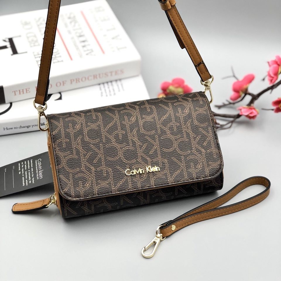 🔵 CLUTCH CALVIN KLEIN MINI 🔵