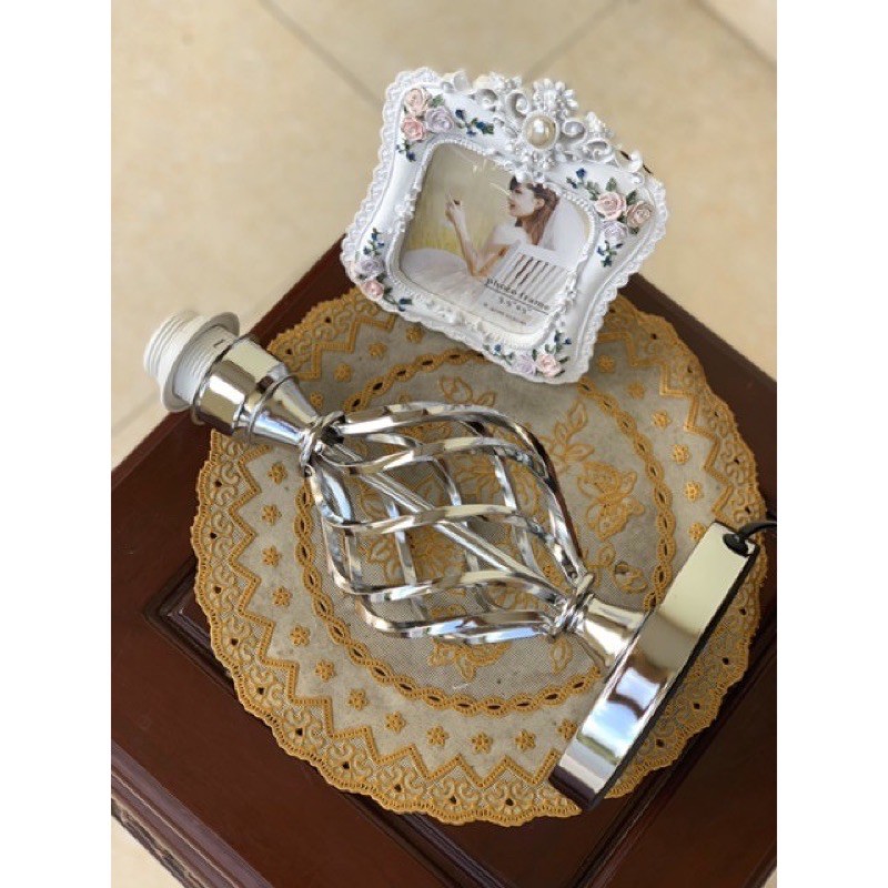 Đèn Ngủ Để Bàn Đế Kim Loại, Phong Cách Cổ Điển